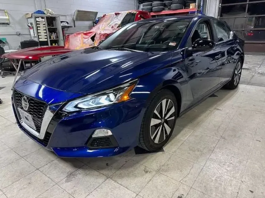 2021 Nissan Altima 2.5 SR photo 1