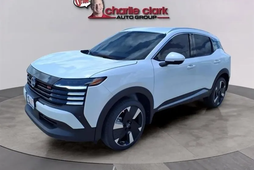 2025 Nissan Kicks SR photo 1