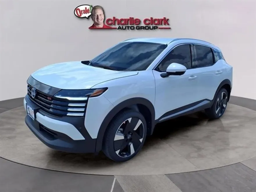 2025 Nissan Kicks SR photo 1