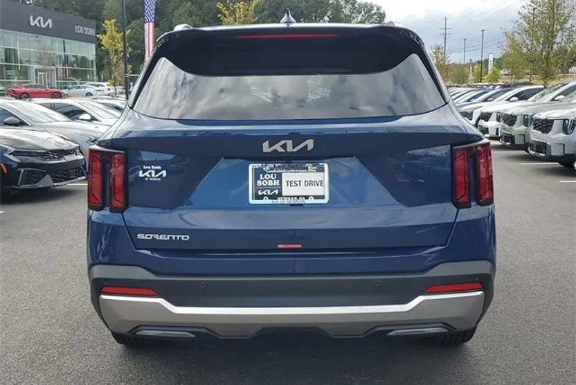 2026 Kia Sorento S photo 1