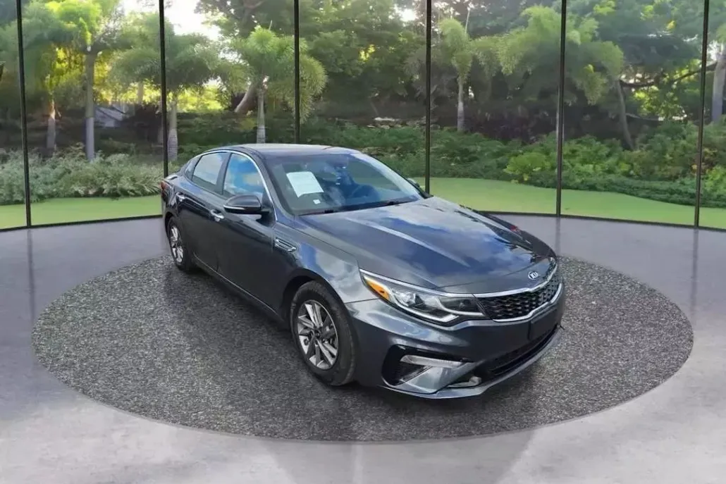 2020 Kia Optima LX photo 1