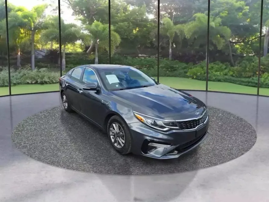2020 Kia Optima LX photo 1