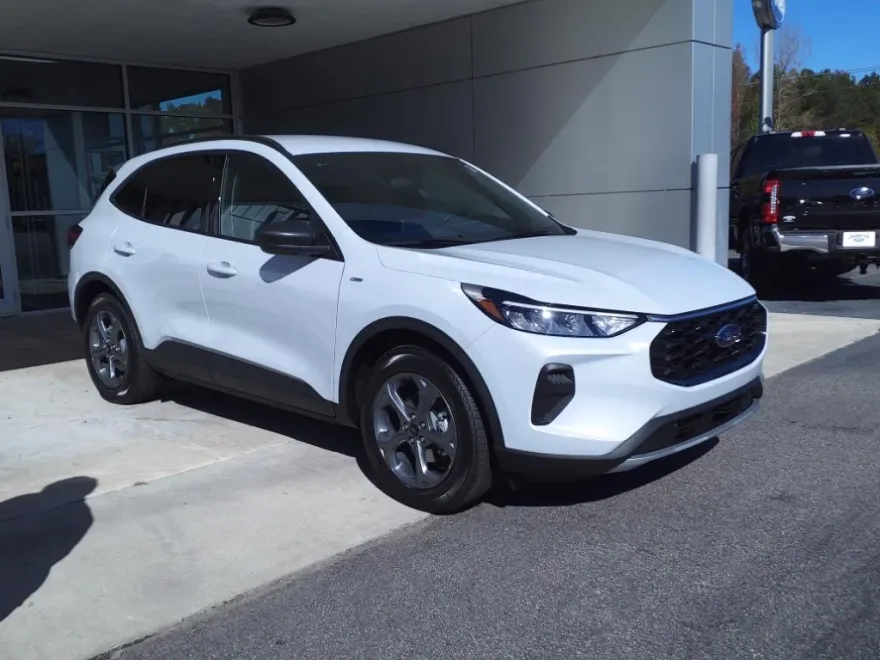 2025 Ford Escape ST-Line photo 1