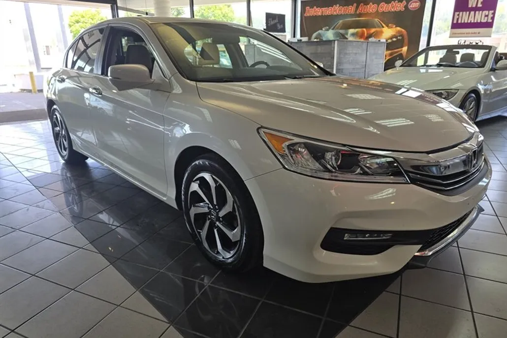 2016 Honda Accord EX photo 1