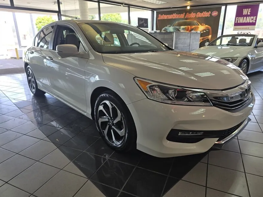 2016 Honda Accord EX photo 1