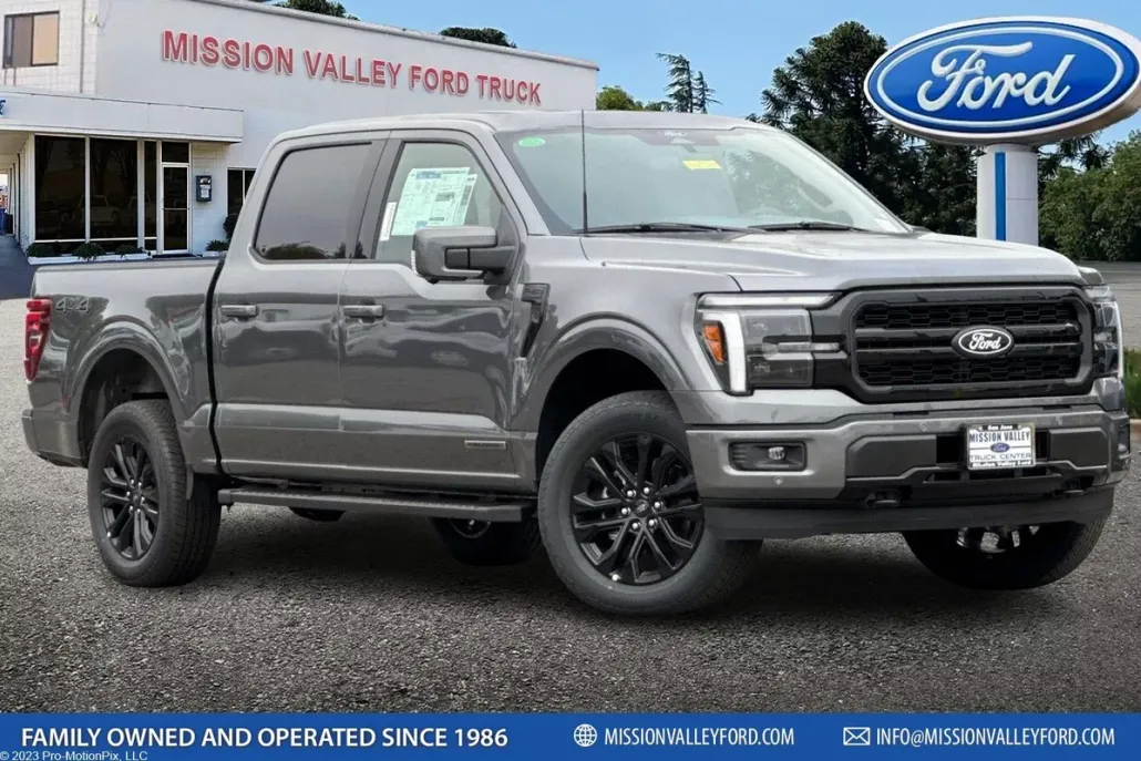 2025 Ford F-150 Lariat photo 1