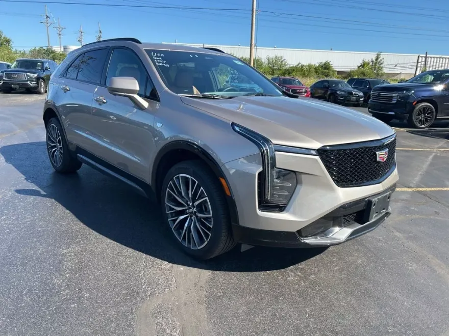 2025 Cadillac XT4 Sport photo 1