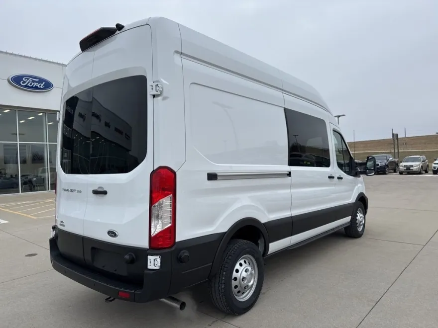2024 Ford Transit photo 3