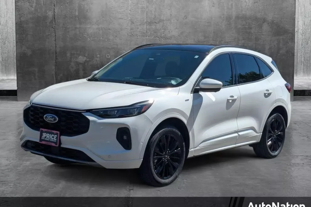 2024 Ford Escape ST-Line Elite photo 1