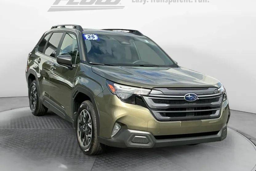 2025 Subaru Forester Premium photo 1