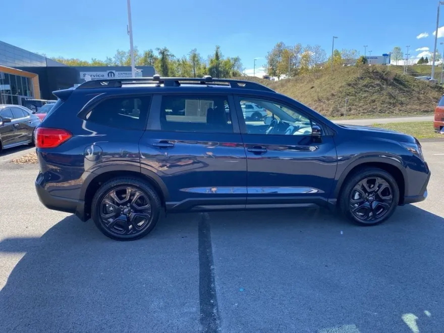 2023 Subaru Ascent Onyx Edition photo 1