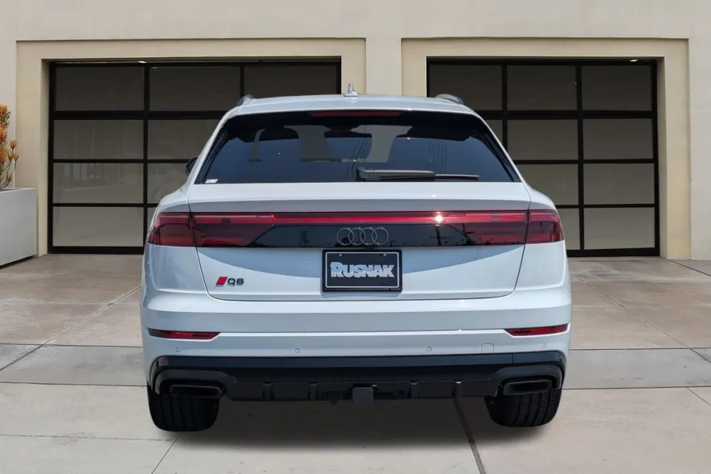 2025 Audi Q8 55 Premium Plus photo 1