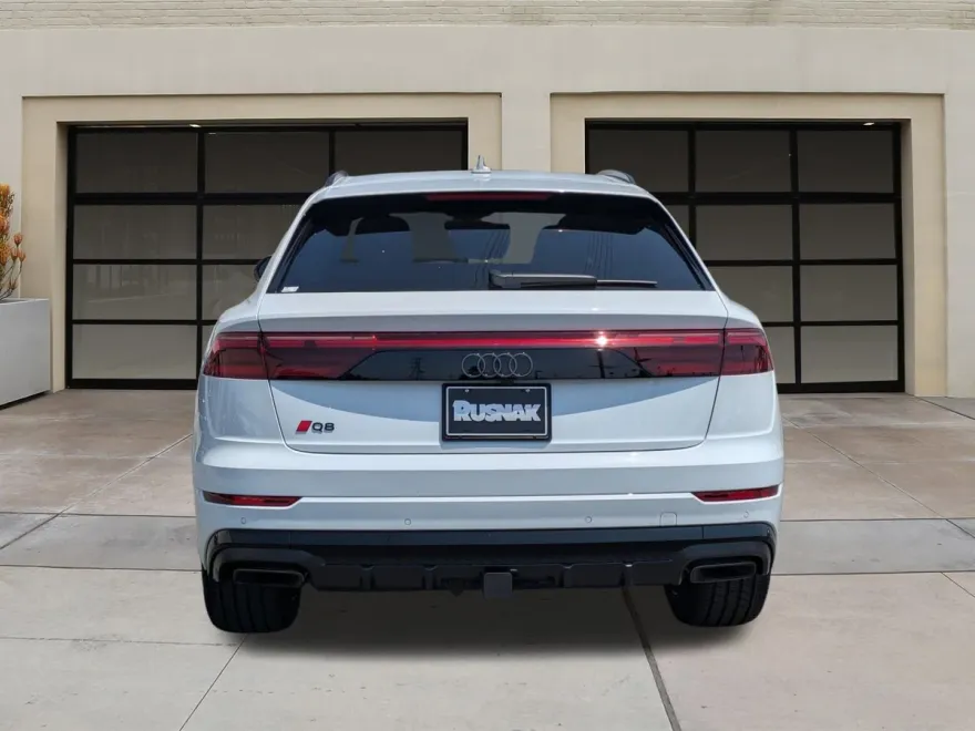 2025 Audi Q8 55 Premium Plus photo 1