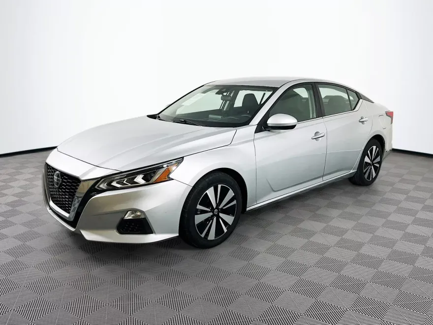 2021 Nissan Altima 2.5 SV photo 1