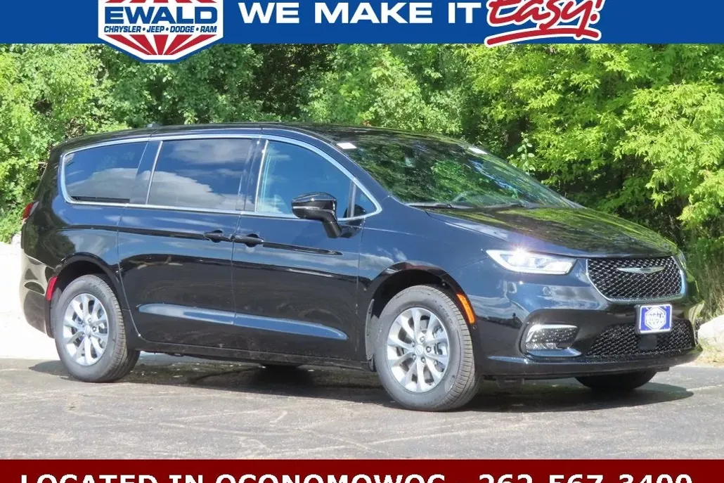 2026 Chrysler Pacifica photo 1