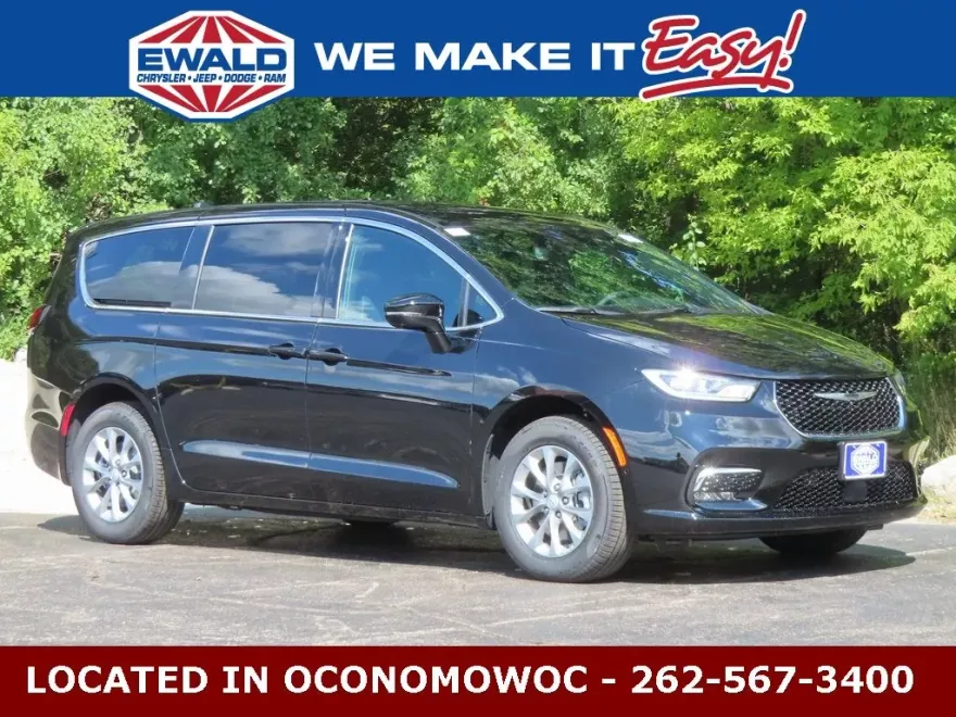 2026 Chrysler Pacifica photo 1