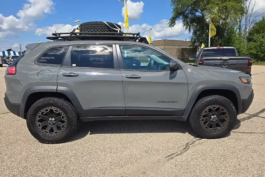 2019 Jeep Cherokee Trailhawk photo 1