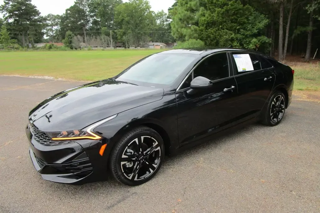 2024 Kia K5 GT-Line photo 1