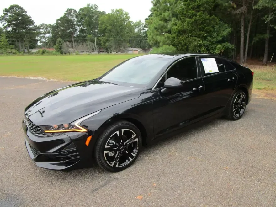 2024 Kia K5 GT-Line photo 1