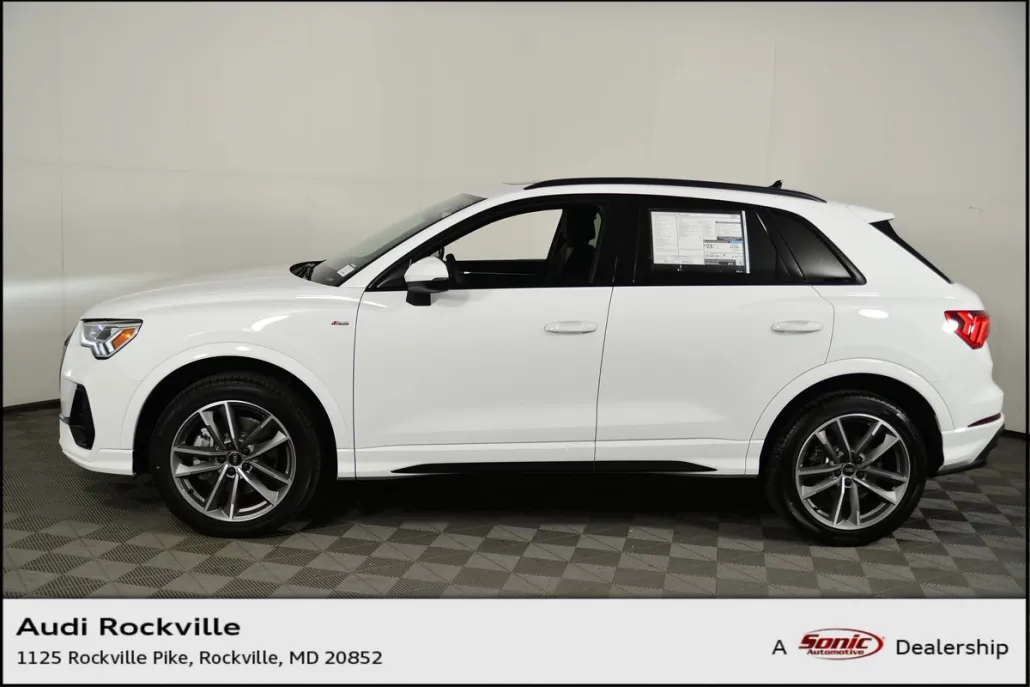 2025 Audi Q3 S line Premium photo 1