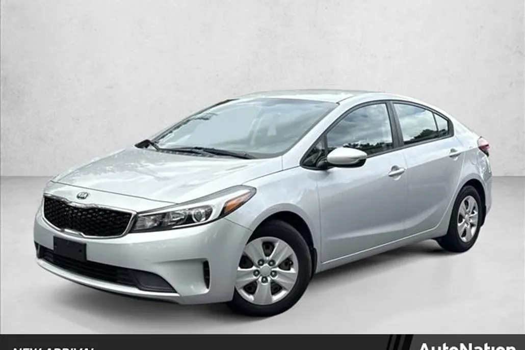 2017 Kia Forte LX Base photo 1