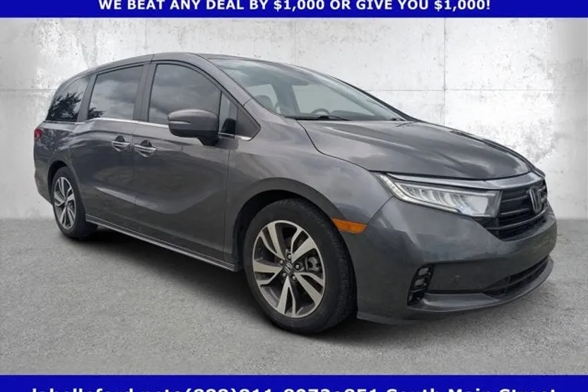 2023 Honda Odyssey Touring photo 1