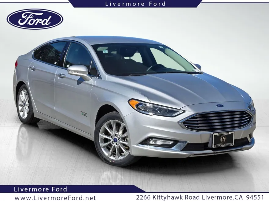 2017 Ford Fusion Energi SE photo 1