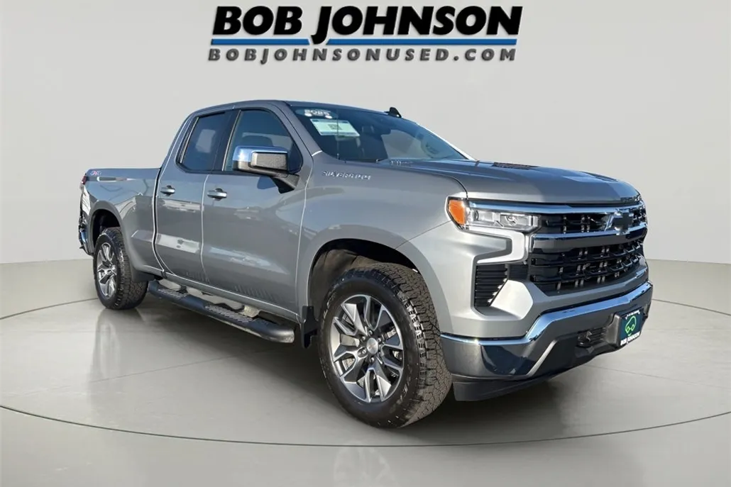 2025 Chevrolet Silverado 1500 LT photo 1