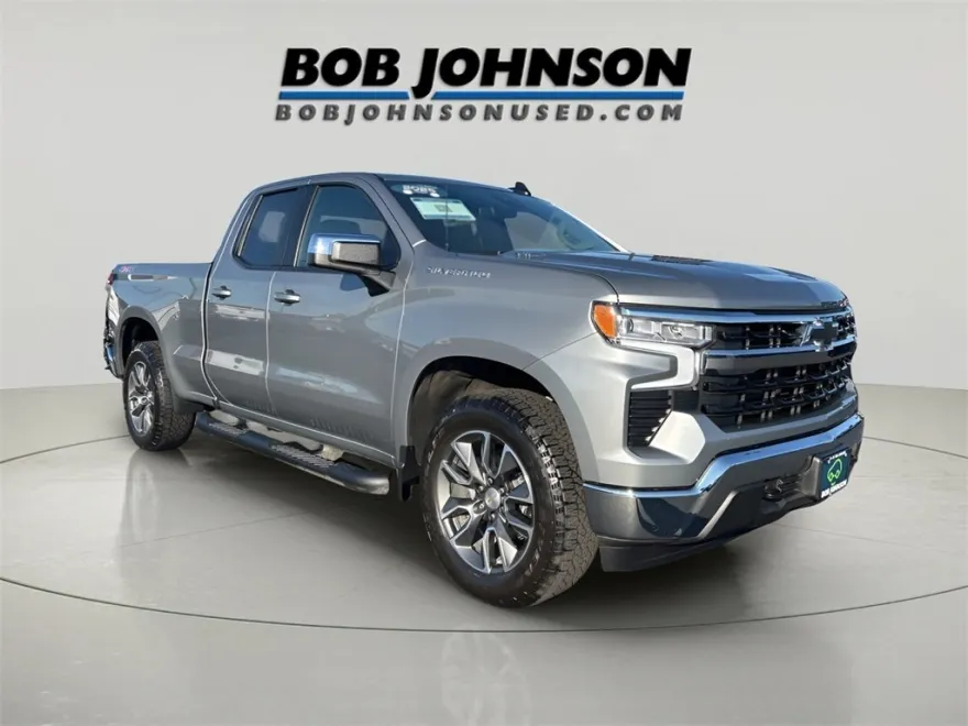 2025 Chevrolet Silverado 1500 LT photo 1