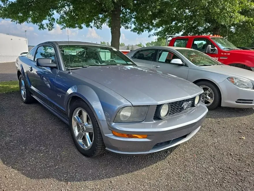 2007 Ford Mustang GT Deluxe photo 1