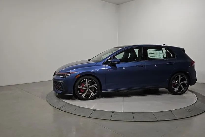 2025 Volkswagen Golf GTI SE photo 1