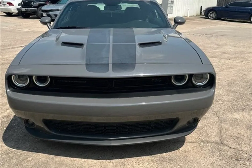 2017 Dodge Challenger R/T photo 1