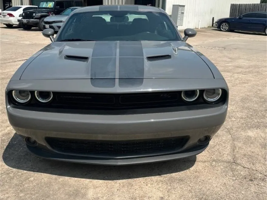 2017 Dodge Challenger R/T photo 1