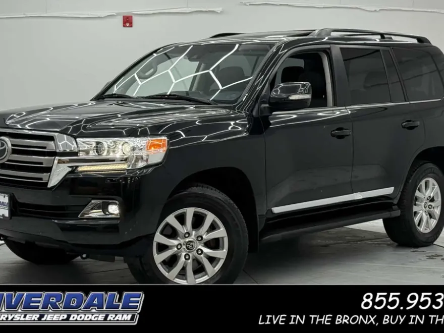 2016 Toyota Land Cruiser Base photo 1