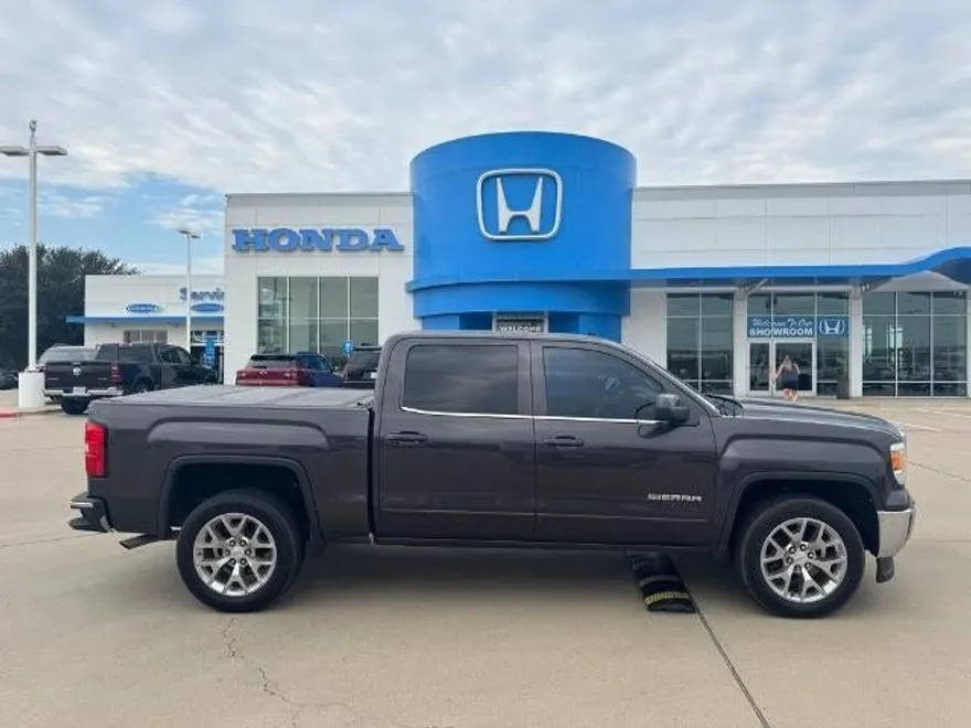 2015 Gmc Sierra 1500 SLE photo 1