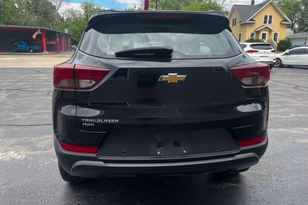 2021 Chevrolet Trailblazer LS photo 1