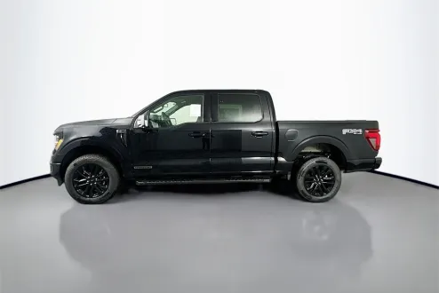 2025 Ford F-150 XLT photo 3
