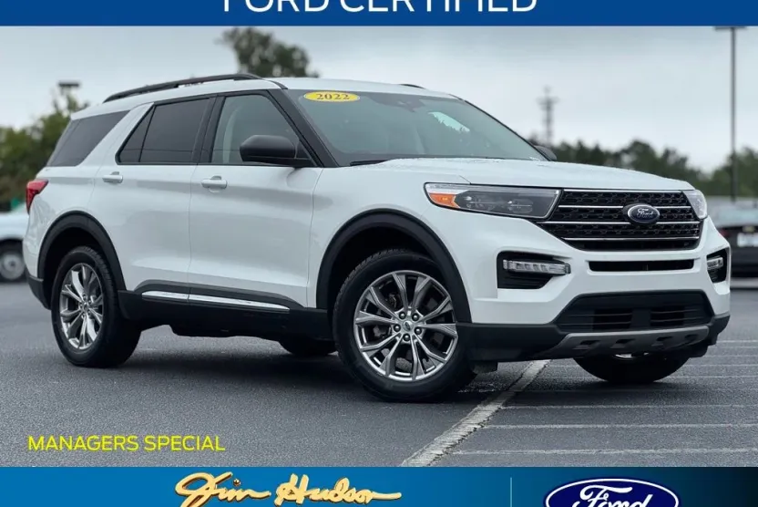 2022 Ford Explorer XLT photo 1