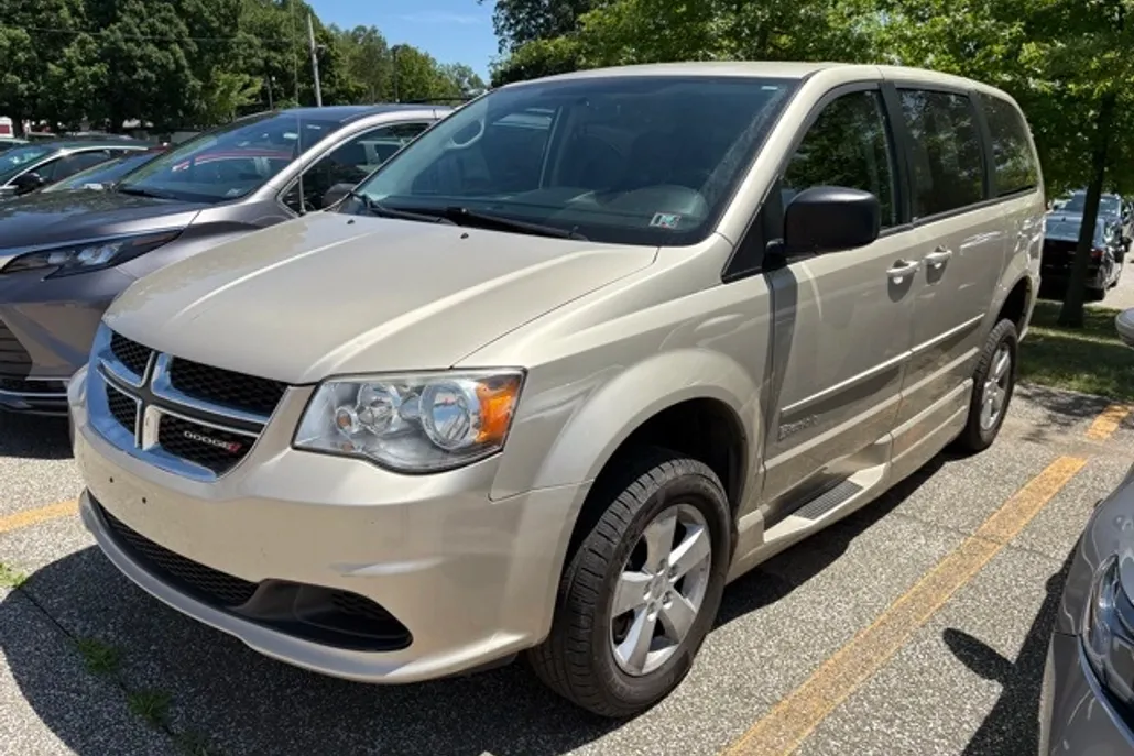 2013 Dodge Grand Caravan SE photo 1