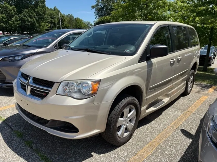 2013 Dodge Grand Caravan SE photo 1