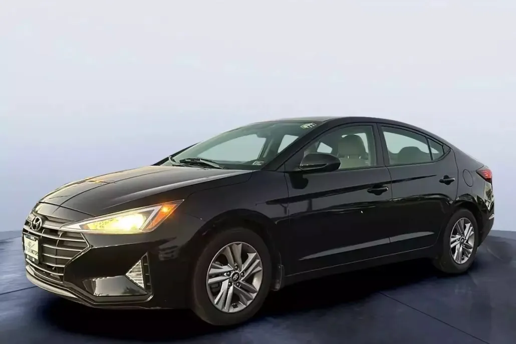 2020 Hyundai Elantra SEL photo 1