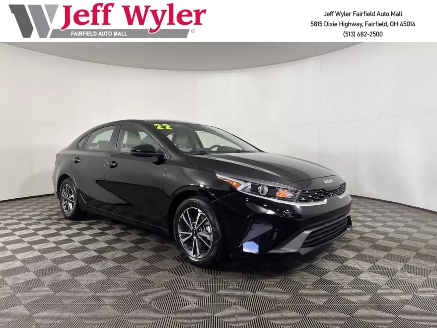 2022 Kia Forte LXS photo 1