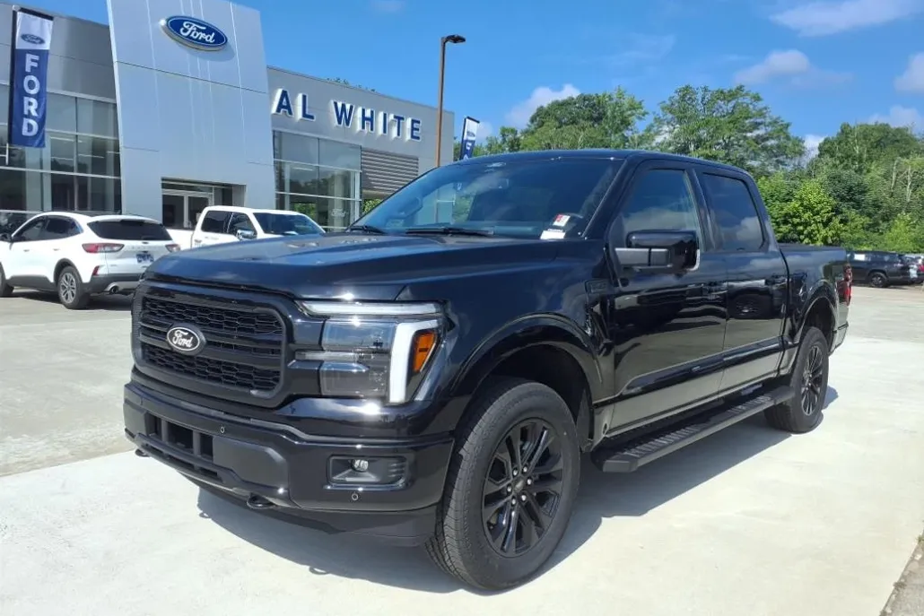 2025 Ford F-150 Lariat photo 1