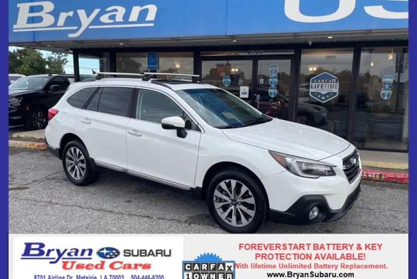 2019 Subaru Outback 3.6R Touring photo 1