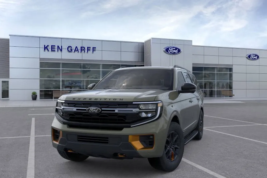 2025 Ford Expedition photo 1