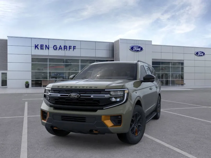 2025 Ford Expedition photo 1
