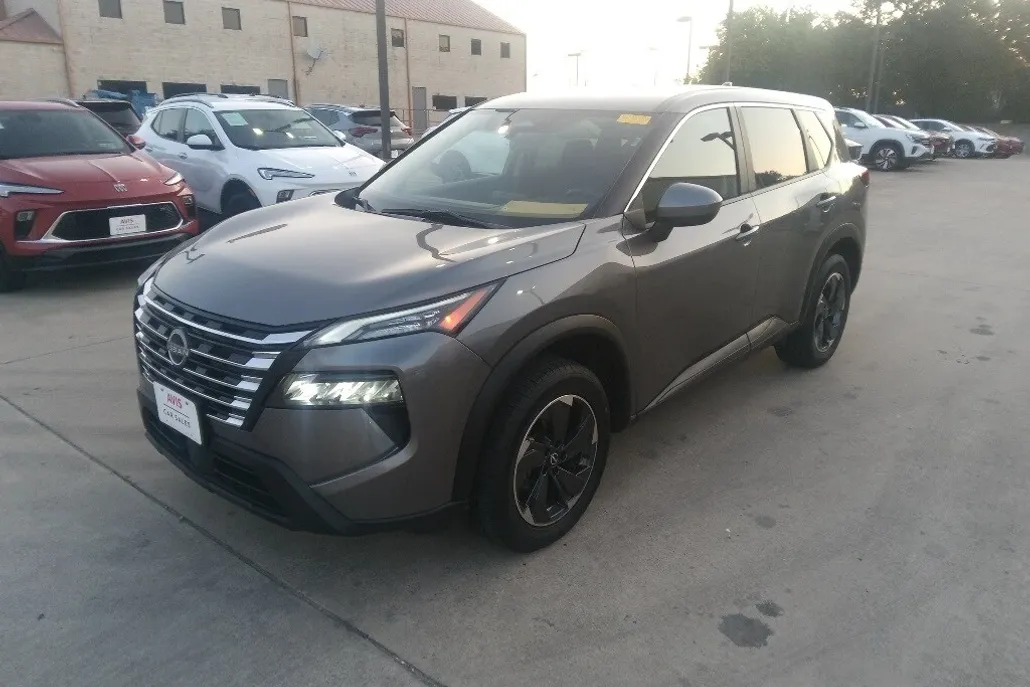 2024 Nissan Rogue SV photo 1