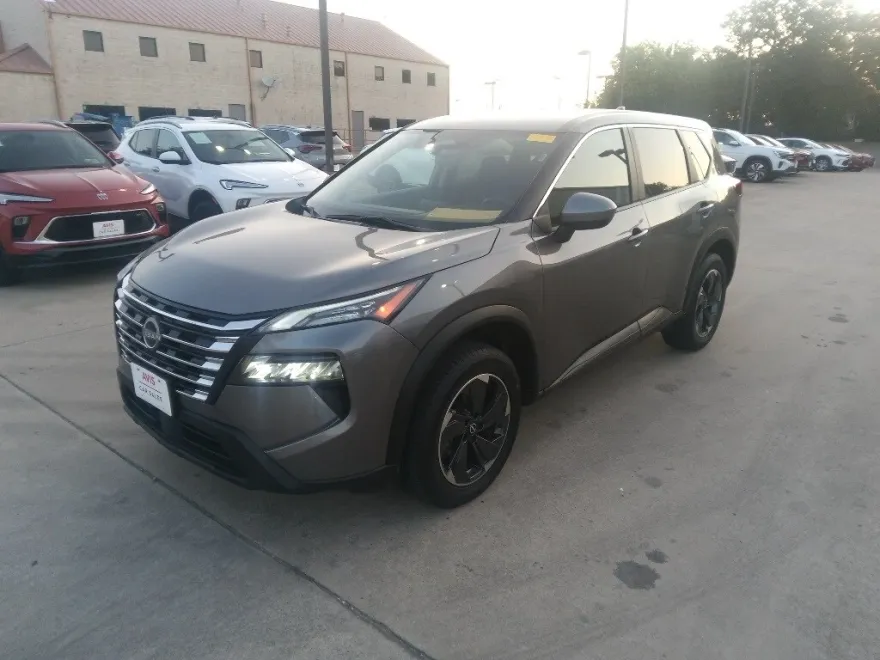 2024 Nissan Rogue SV photo 1