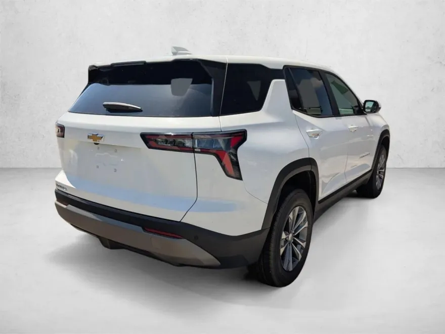 2026 Chevrolet Equinox LT photo 1