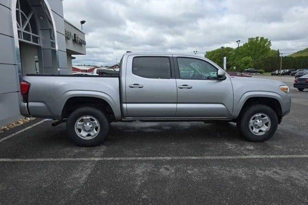 2021 Toyota Tacoma 4x4 SR Double Cab V6 photo 1